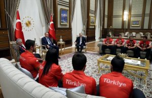 أردوغان يستقبل الرياضيين الأتراك أصحاب الميداليات في أولمبياد ريو