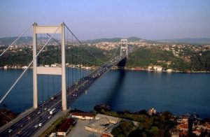 تركيا تعفي مواطنيها من أجور عبور الجسور