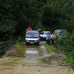 الفياضانات تقتل شخصين في طرابزون التركية