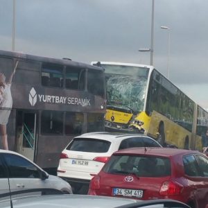 بالصور.. 10 جرحى في حادث مروع باسطنبول 12 بالصور.. 10 جرحى في حادث مروع باسطنبول 11