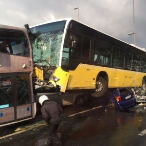 بالصور.. 10 جرحى في حادث مروع باسطنبول 14 بالصور.. 10 جرحى في حادث مروع باسطنبول 13