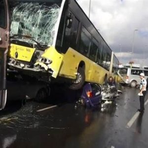 بالصور.. 10 جرحى في حادث مروع باسطنبول 20 بالصور.. 10 جرحى في حادث مروع باسطنبول 19