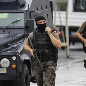 عملية أمنية للقبض على 166 من أمن إسطنبول استخدموا تطبيق “بايلوك”