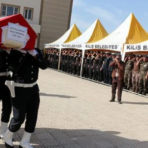 استشهاد شرطي تركي أثناء تفكيك قذيفة سقطت في كليس