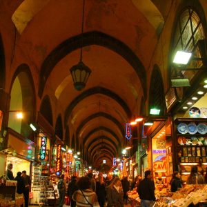 تعرف على “السوق المصري” باسطنبول