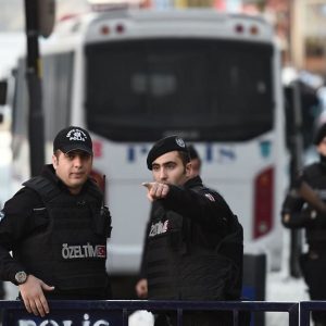 السلطات التركية تعلق مهام قرابة 13 ألف شرطي