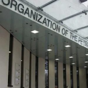 “أوابك” تكشف من يمتلك ثلث احتياطات النفط العالمية