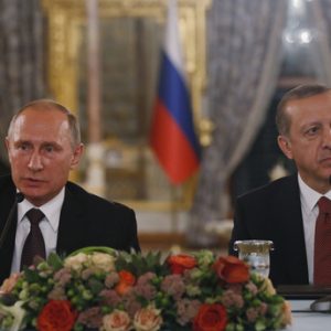 تركيا وروسيا توقعان اتفاقية خط الغاز الإستراتيجي “السيل التركي”