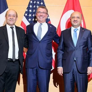 اجتماع لوزراء دفاع تركيا وأمريكا وفرنسا لبحث محاربة داعش