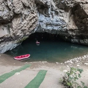 مغارة “ألطين بيشيك” بتركيا.. جنة مخفية في أسفل جبل