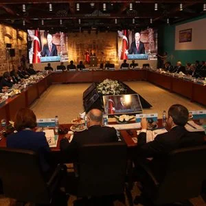 يلدريم: تركيا بلد آمن للاستثمار