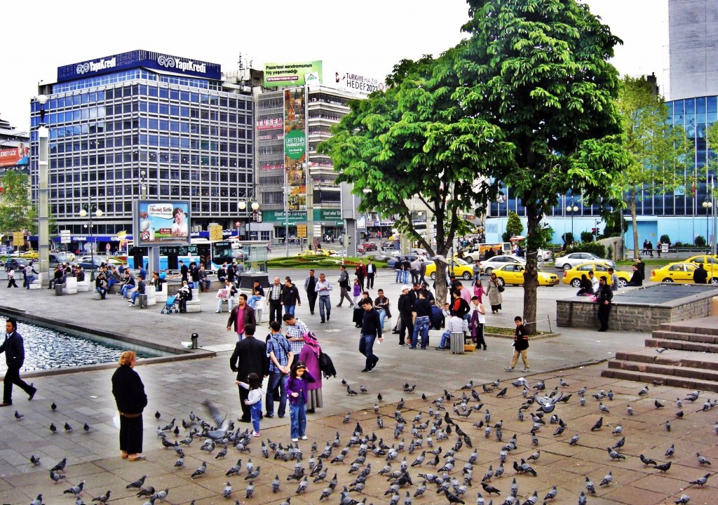 10 وجهات سياحية في العاصمة أنقرة 2 kizilay-meydani-24