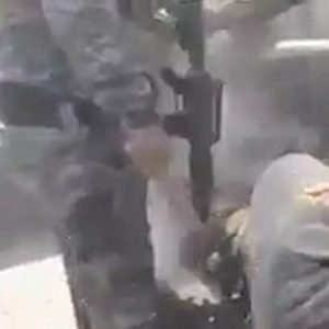 فيديوهات وصور توثق تعذيب مدنيي الموصل على يد جنود عراقيين وميليشيات 10 فيديوهات وصور توثق تعذيب مدنيي الموصل على يد جنود عراقيين وميليشيات 9