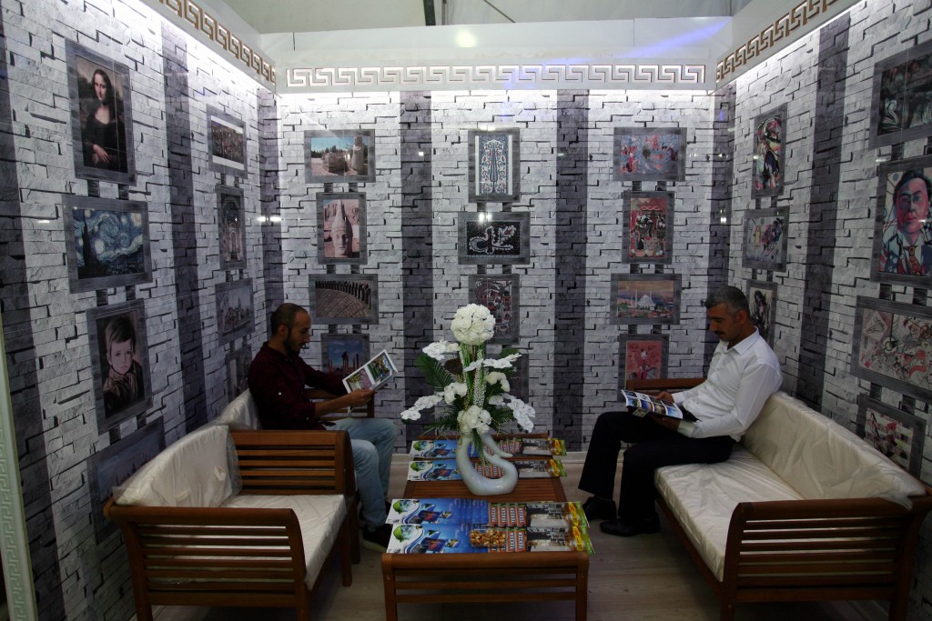 سيراميك ثلاثي الأبعاد يكتسح المنازل والأبنية التركية 1 aa-arabic%2f20161025_2_19745414_15346787