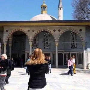 مخاوف من انهيار القصر الذي توجد داخله بردة الرسول وسيفه في إسطنبول