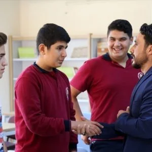 “أعطني يدك أخي”.. مشروع “للمؤاخاة” بين الشباب السوريين والأتراك