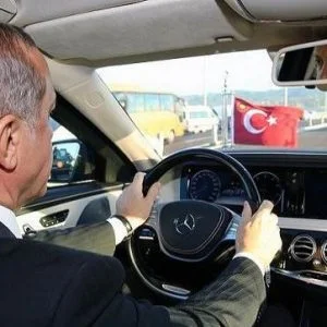 أردوغان أول العابرين نفق أوراسيا بسيارته الخاصة
