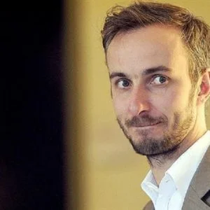 المانيا تبرأ مذيع أساء بشكل سافر للرئيس اردوغان