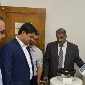“تيكا” التركية تقدم 6 أجهزة مخبرية لوزارة الاقتصاد في غزة