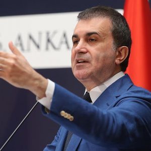 وزير تركي: نعارض كافة المجموعات الطائفية شيعية كانت أو سنيّة