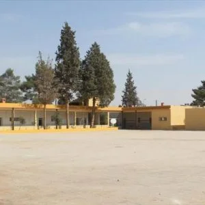 بجهود تركية .. ثانوية بجرابلس السورية تنتظر طلابها بعد استخدام “داعش” لها كسجن