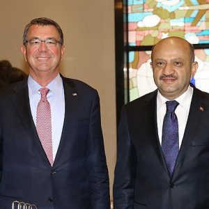 وزير الدفاع التركي يستقبل نظيره الأمريكي لبحث “درع الفرات” وتحرير الموصل