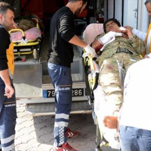 تركيا تستقبل 13 مصابا من “الجيش الحر” سقطو خلال اشتباكات مع “داعش”
