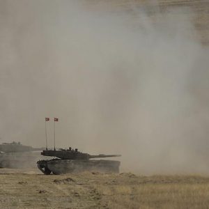 القوات التركية تقصف 102 أهداف لـ”داعش” شمال سوريا