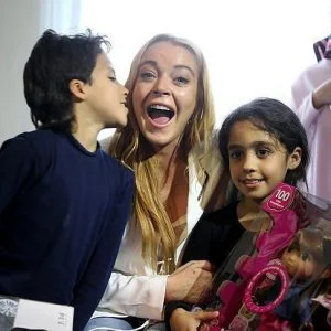 نجمة هوليود “لوهان” تشيد بدور تركيا في إيواء اللاجئين السوريين