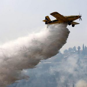 تركيا ترسل طائرة إطفاء لإخماد “حرائق إسرائيل”