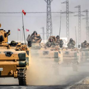 الجيش التركي يعلن تحريك دبابات وآليات بلدوزر للحدود العراقية