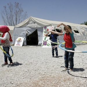 السعودية تغيث النازحين السوريين في لبنان