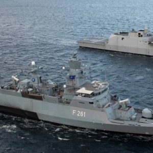 يديعوت أحرونوت: شركة إماراتية تنتج سفنا حربية للبحرية الإسرائيلية