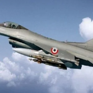 تحطم طائرة حربية تابعة للنظام في ريف حمص الشرقي