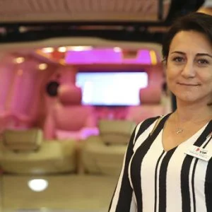 سيارات فارهة بغرفة نوم وحمام.. رغبات الاثرياء تلبيها شركة تركية