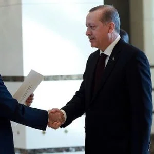 السفير الاسرائيلي الجديد في أنقرة يقدم أوراق اعتماده لأردوغان