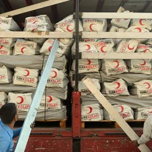 تركيا توزع مساعدات على أهالي قرية “تل يارة” العراقية