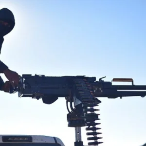 القوات التركية والجيش الحر على تخوم مدينة الباب السورية