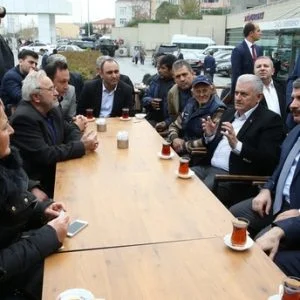 النواب الأتراك يستهلكون 6 ملايين كأس شاي في 9 أشهر