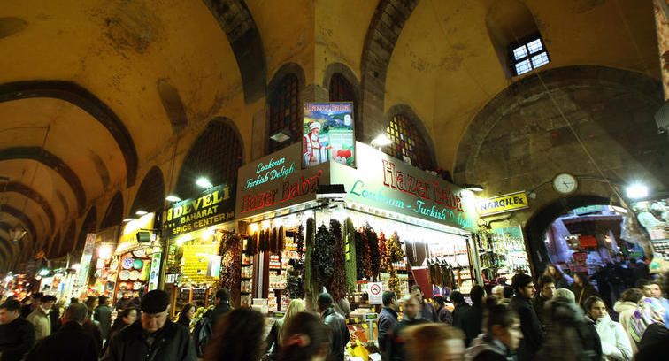 بين قصور السلاطين العثمانيين والجوامع التاريخية والأسواق القديمة.. تعرف على أجمل المواقع في اسطنبول 12 بين قصور السلاطين العثمانيين والجوامع التاريخية والأسواق القديمة.. تعرف على أجمل المواقع في اسطنبول 11