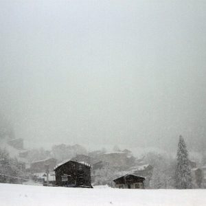 الثلوج تغطي مرتفعات “ريزا” والبيوت القروية الهادئة 13