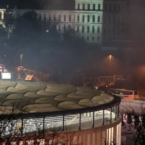 البيت الأبيض يدين تفجيري إسطنبول