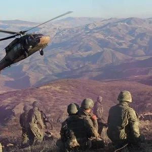 مقتل 8 عناصر “بي كا كا” شرقي تركيا