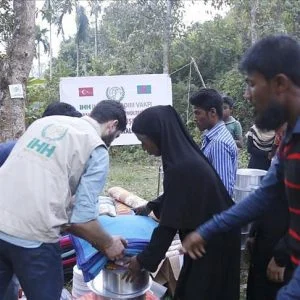 تركيا تمد يد العون لآلاف من لاجئي الروهينغا