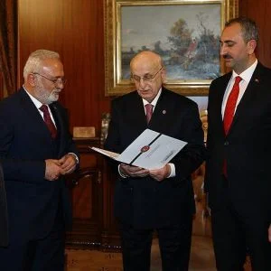 البرلمان التركي يتلقى مقترح التعديل الدستوري الخاص بالانتقال للنظام الرئاسي