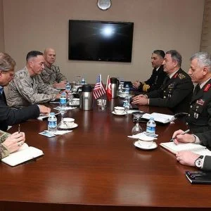 “أكار” يلتقي نطيره الأمريكي في قاعدة “إنجيرليك” العسكرية