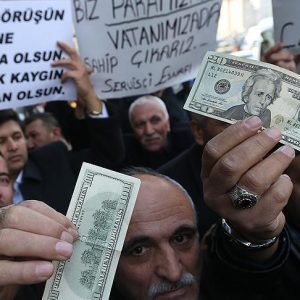 استجابة لدعوة اردوغان.. حملات لحماية العملة التركية