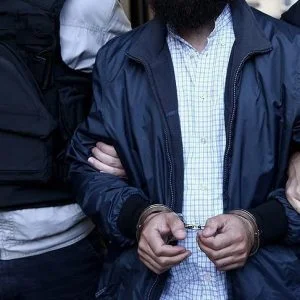 تركيا توقف 4 أشخاص للاشتباه بانتمائهم لـ”داعش”