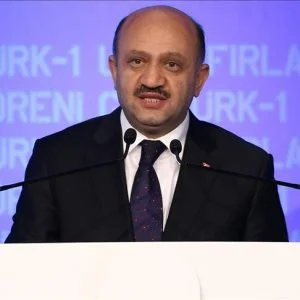 وزير تركي: تطوير الإنتاج المحلي أفضل رد على تهديدات الغرب بحظر التكنولوجيا