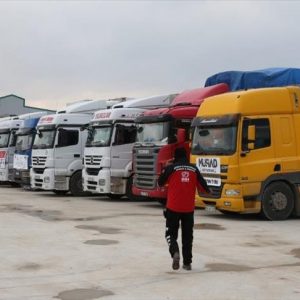 هيئة تركية ترسل 905 شاحنات مساعدات إنسانية إلى سوريا